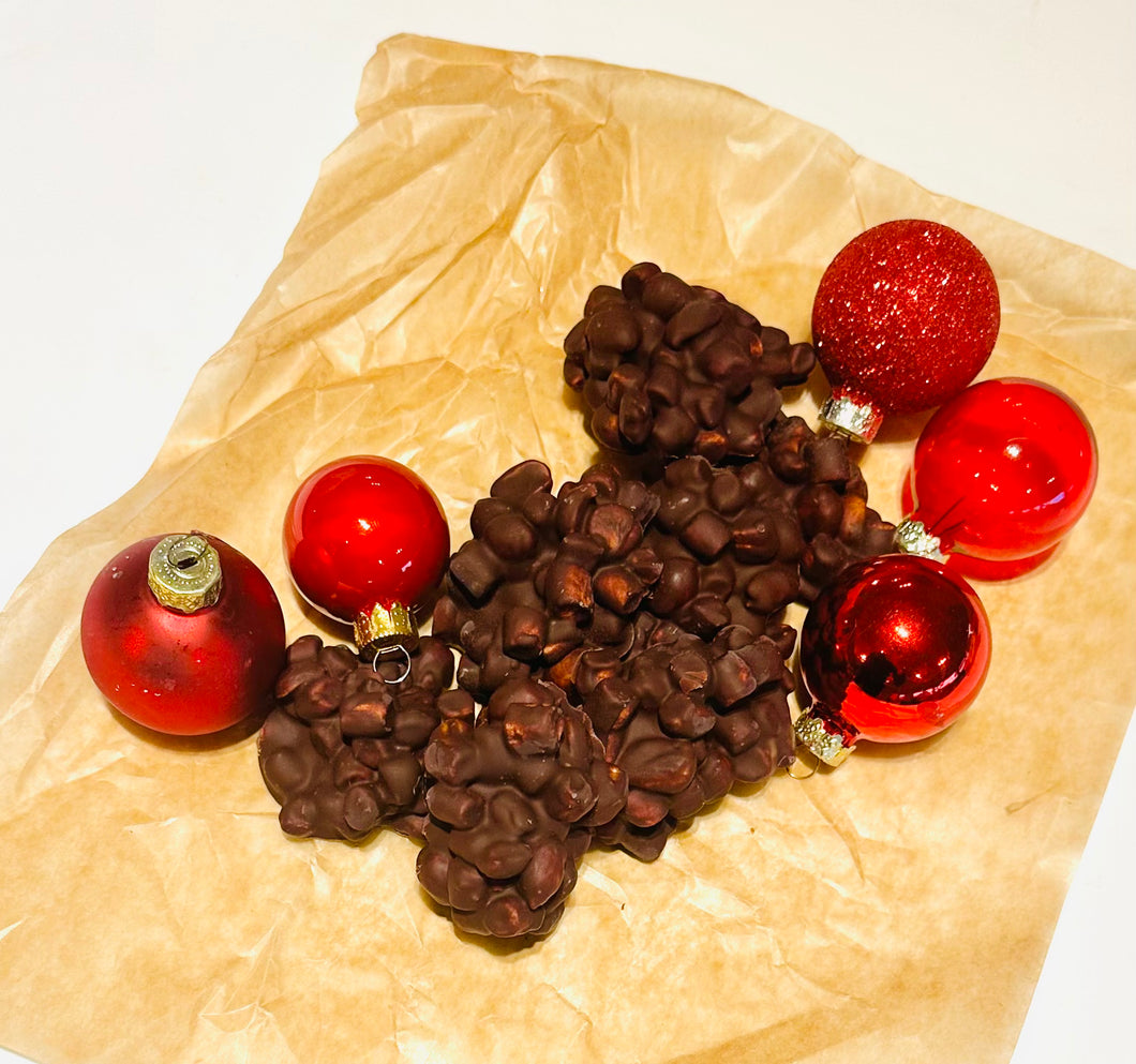 Chokoladekonfekt med skumfiduser og peanuts (10 stk.)